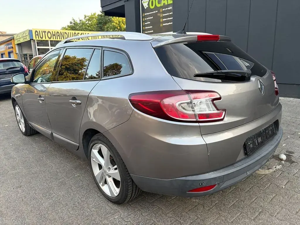 Gebraucht Renault Mégane III Dynamique 110 PS (80 kW) 2013 Grau Limousine