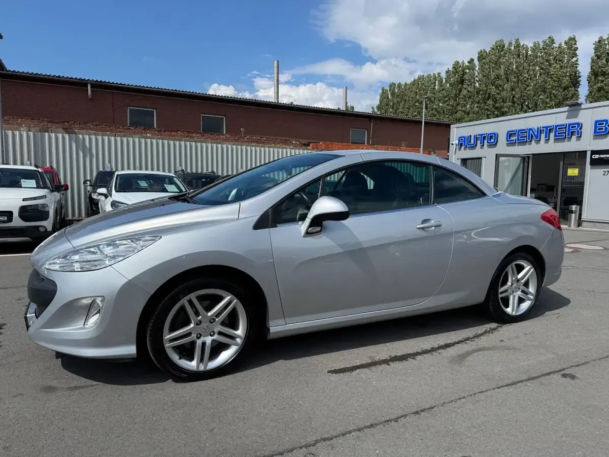 Gebraucht Peugeot 308 CC Premium 140 PS (102 kW) 2009 Grau Cabrio