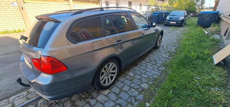 Gebraucht BMW 320 177 PS (130 kW) 2008 Grau Kombi