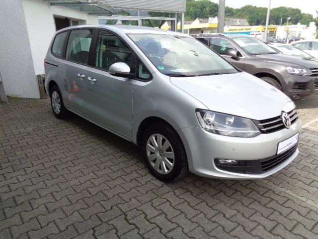Gebraucht VW Sharan 140 PS (102 kW) 2013 Silber metallic Van / Kleinbus