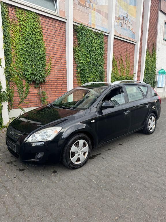 Schwarz Gebraucht 2009 Kia Ceed 2 Kombi | 2.900 € (Guter Preis) - Bild 1/4