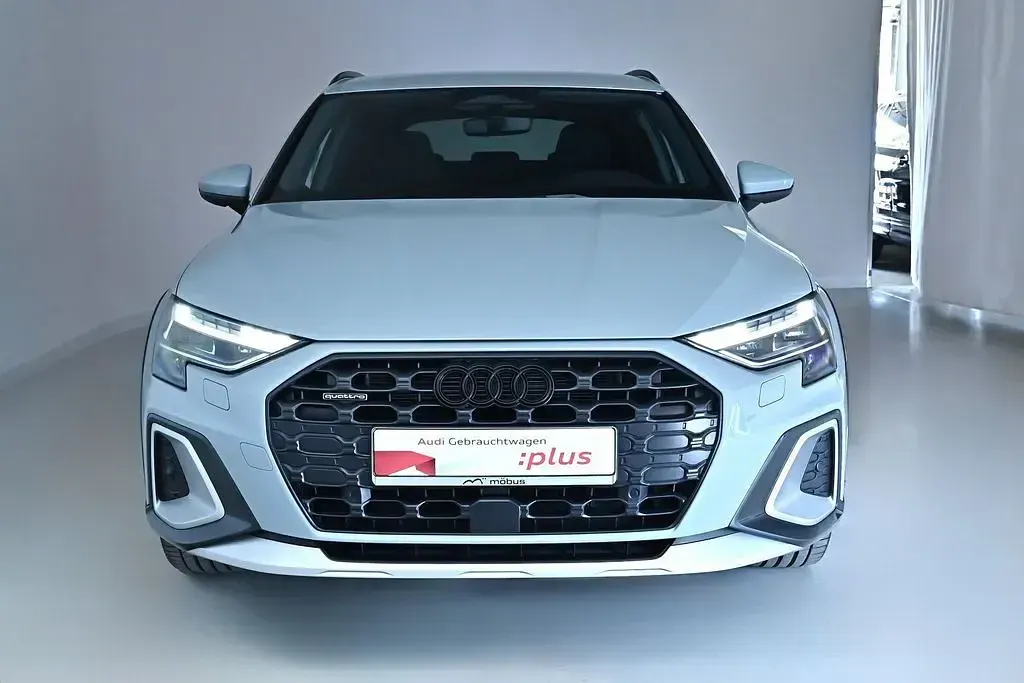 Gebraucht Audi A3 Ambiente 204 PS (150 kW) 2025 Pfeilgrau perleffekt Kombi