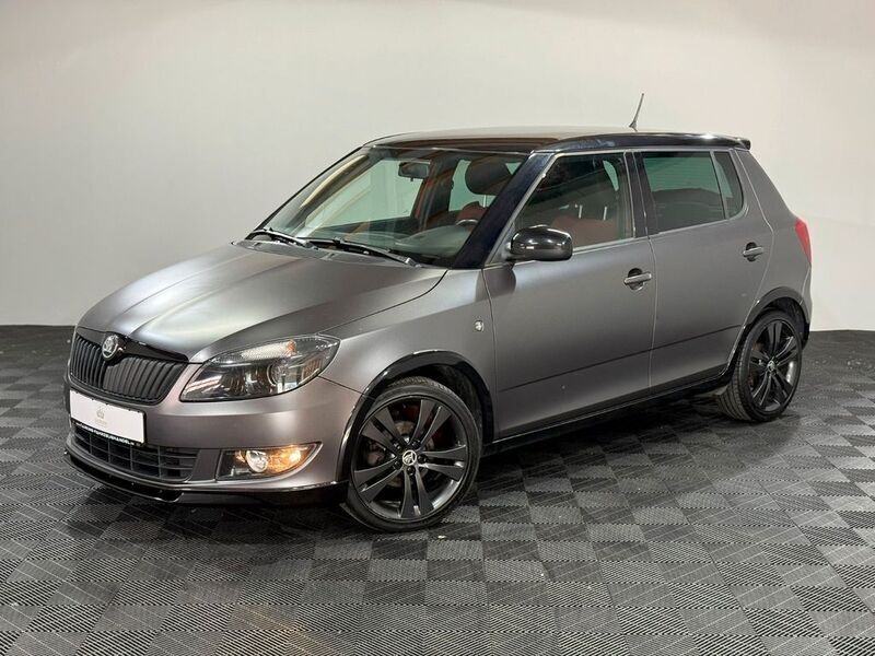 Rot Gebraucht 2013 Skoda Fabia Monte Carlo Limousine | 4.699 € (Fairer Preis) - Bild 1/4
