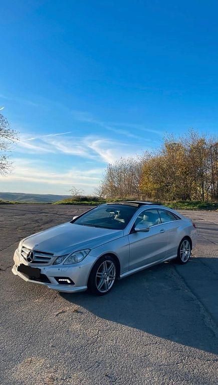 Gebraucht Mercedes E350 AMG line 231 PS (169 kW) 2009 Silber Coupé