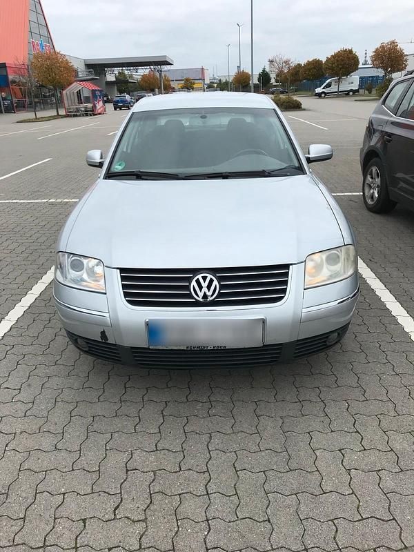 Usata VW Passat 194 CV (142 kW) 2003 Grigio Berlina