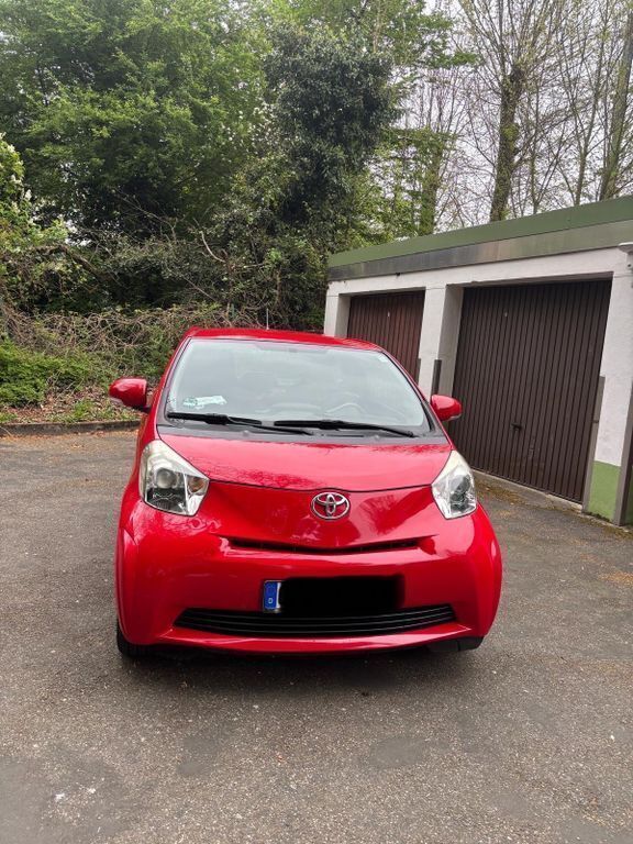 Rot Gebraucht 2009 Toyota iQ Kleinwagen | 3.500 € (Guter Preis) - Bild 1/4
