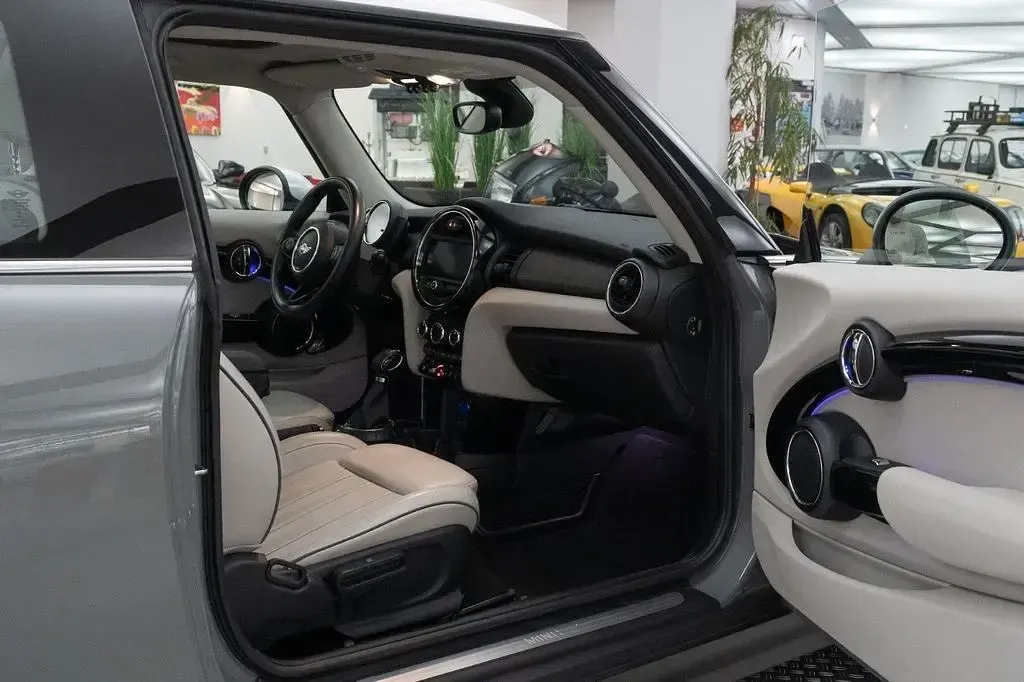 Gebraucht Mini Cooper Chili 136 PS (100 kW) 2016 Grau Kleinwagen