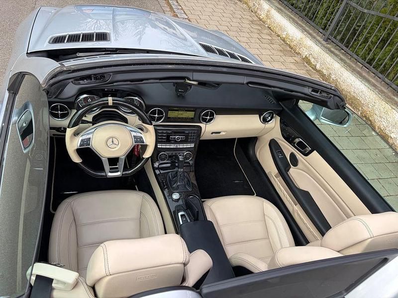 Gebraucht Mercedes SLK250 204 PS (150 kW) 2011 Silber Cabrio
