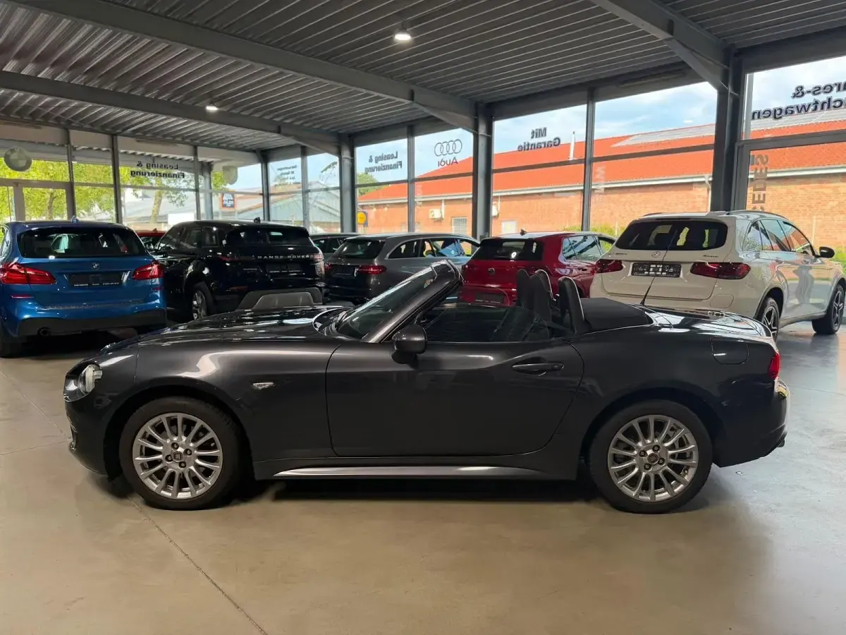 Gebraucht Fiat 124 Spider Basis 140 PS (102 kW) 2017 Grau Cabrio