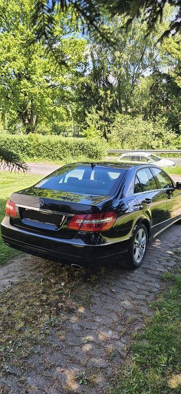 Gebraucht Mercedes E350 Avantgarde 292 PS (214 kW) 2010 Schwarz Limousine