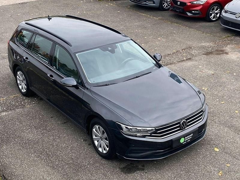 Grau Gebraucht 2022 VW Passat Kombi | 16.980 € (Guter Preis) - Bild 1/4
