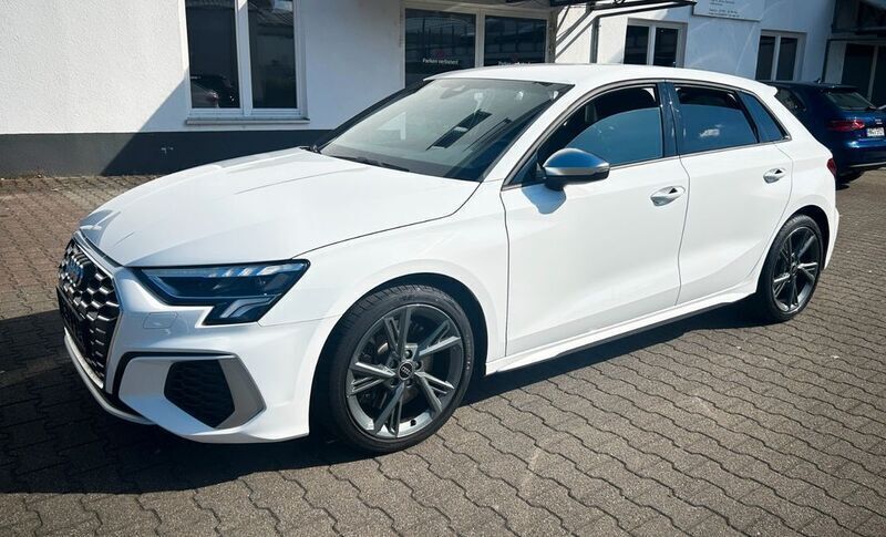 Weiß Gebraucht 2024 Audi S3 Sport Limousine | 39.950 € (Superpreis) - Bild 1/4