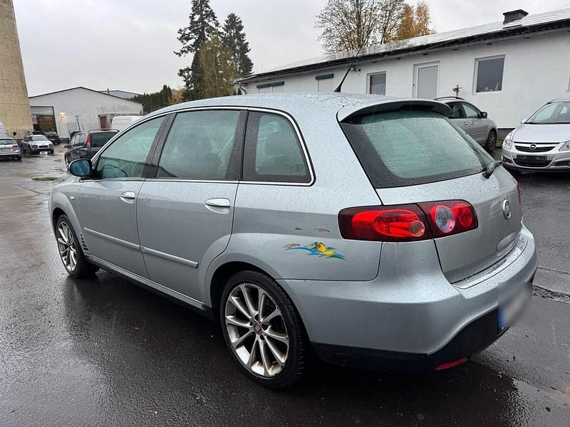 Grün Gebraucht 2008 Fiat Croma Kombi | 2.500 € (Fairer Preis) - Bild 1/4