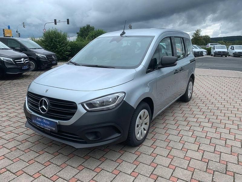 Silber Gebraucht 2021 Mercedes Citan 110 Progressive Van / Kleinbus | 19.990 € (Fairer Preis) - Bild 1/4