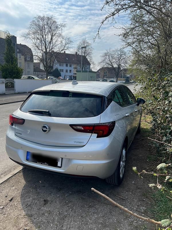 Gebraucht Opel Astra Edition 125 PS (91 kW) 2019 Silber Limousine