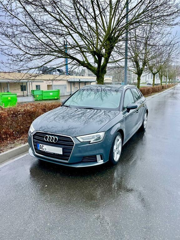 Gebraucht Audi A3 Sport 150 PS (110 kW) 2018 Grau Limousine