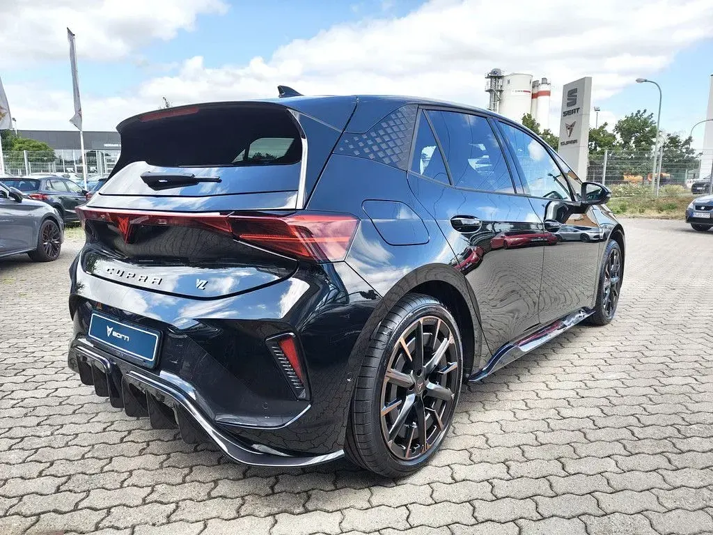 Neu Cupra Born VZ2 239 kW (326 PS) 2026 Schwarz Kleinwagen