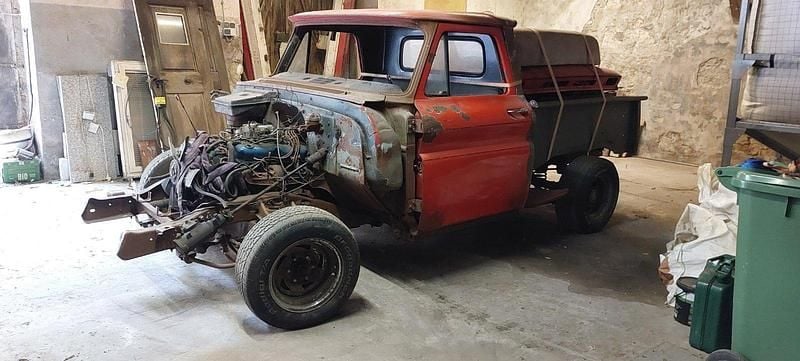 Gebraucht Chevrolet Pick-Up 188 PS (138 kW) 1966 Rot Abholung