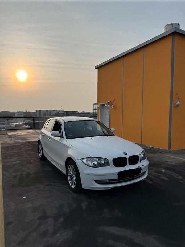 Gebraucht BMW 118 143 PS (105 kW) 2010 Weiß Kleinwagen