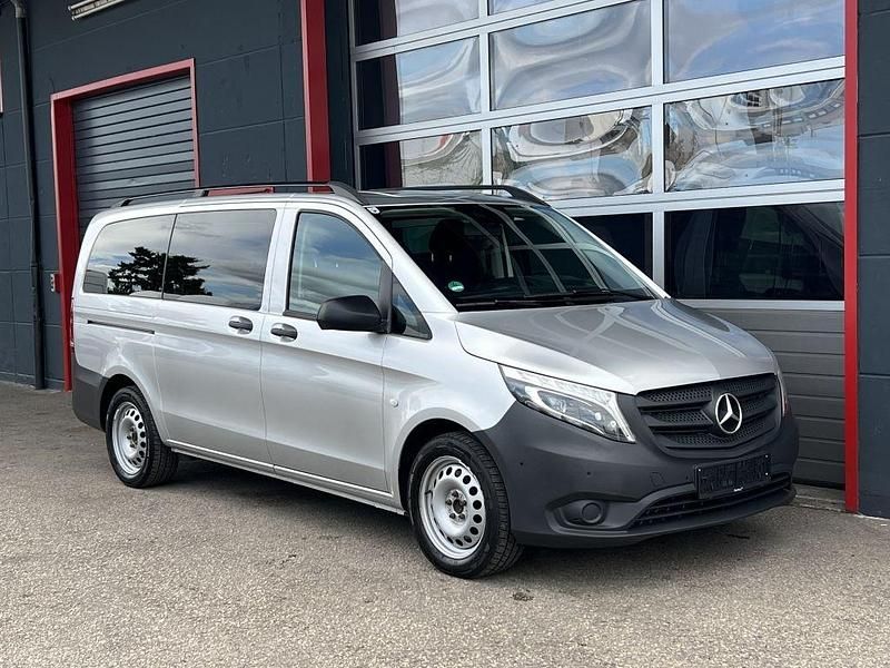 Silber Gebraucht 2019 Mercedes Vito Van / Kleinbus | 28.382 € (Superpreis) - Bild 1/4