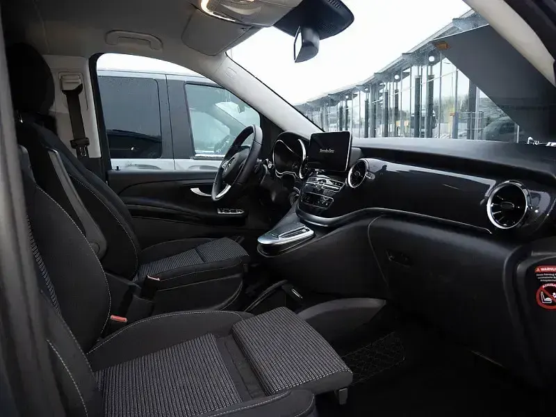 Gebraucht Mercedes V250 Edition 190 PS (139 kW) 2024 Grau Van / Kleinbus
