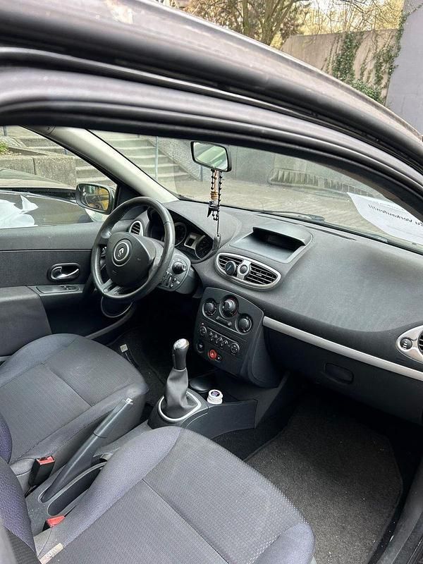 Schwarz Gebraucht 2006 Renault Clio Coupé | 2.200 € - Bild 1/2