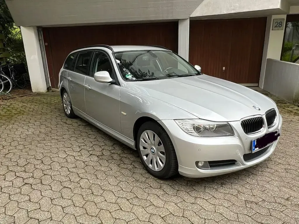 Używany BMW 318 143 KM (105 kW) 2010 Srebrny Kombi