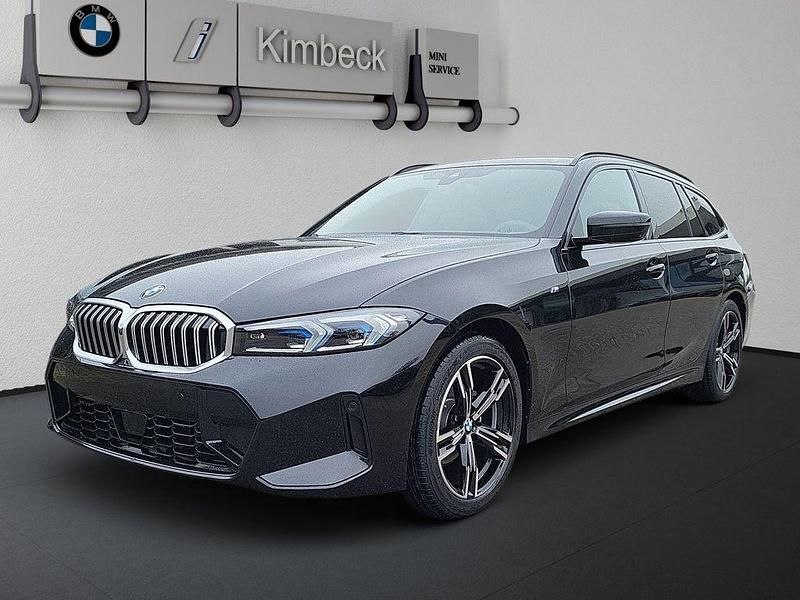 Saphirschwarz metallic Neu 2025 BMW 320 Comfort Edition Kombi | 54.880 € (Fairer Preis) - Bild 1/4