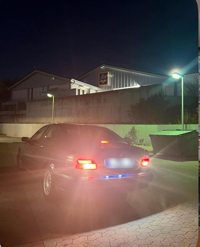 Gebraucht BMW 523 170 PS (125 kW) 1999 Blau Limousine