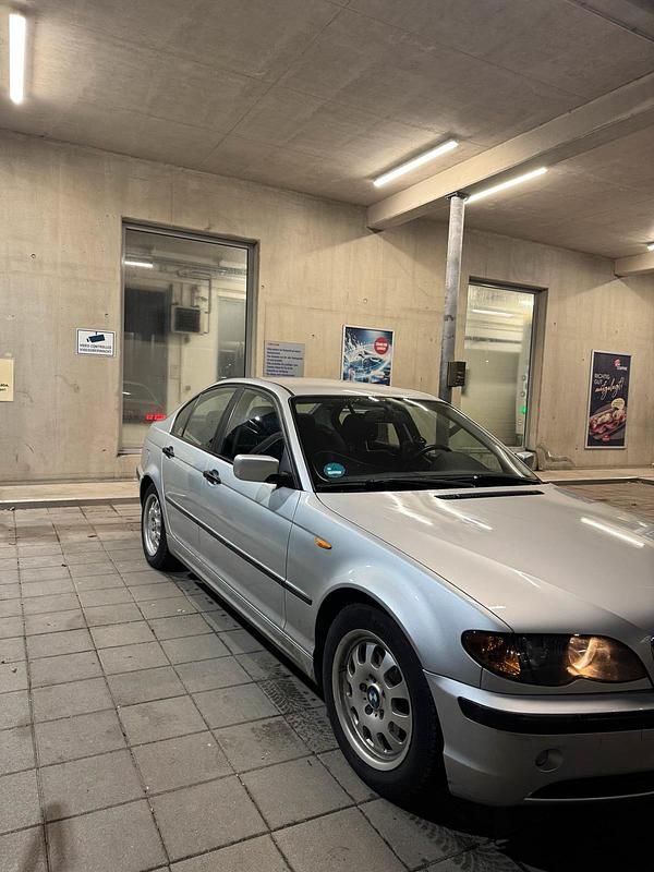 Gebraucht BMW 316 116 PS (85 kW) 2002 Silber Limousine