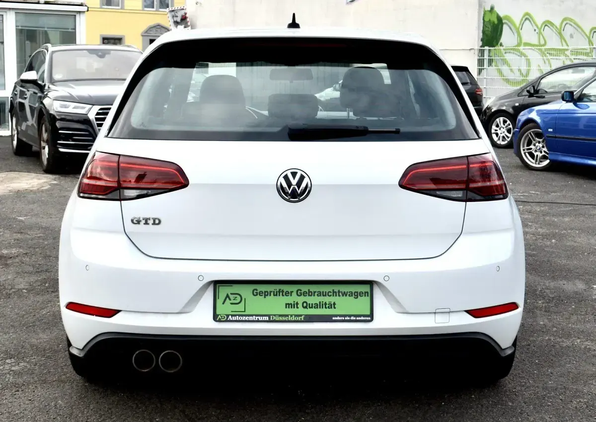 Używany VW Golf GTD 184 KM (135 kW) 2017 Biały Coupe