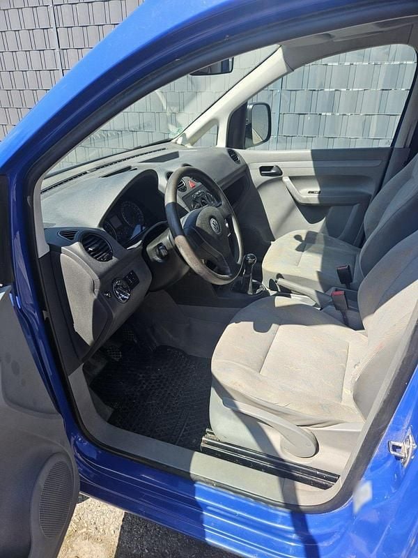 Second-hand VW Caddy 109 CP (80 kW) 2008 Albastru Monovolum