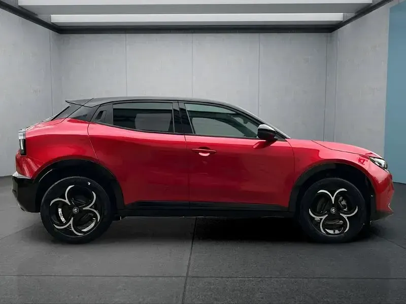 Gebraucht Alfa Romeo Junior 136 PS (100 kW) 2025 Rot SUV