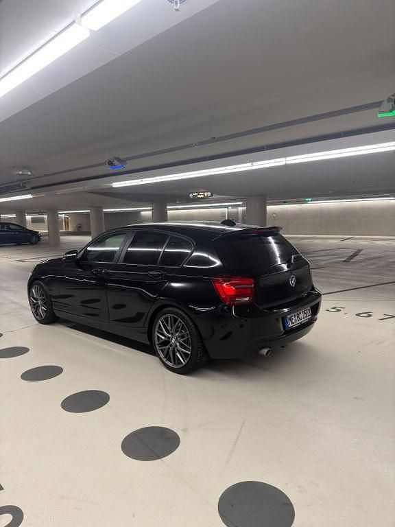 Schwarz Gebraucht 2012 BMW 118 M Sport Kleinwagen | 11.000 € - Bild 1/4