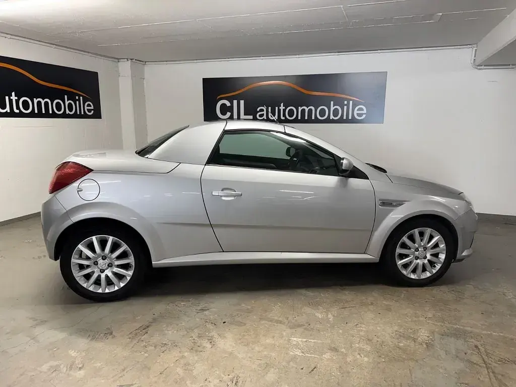 Gebraucht Opel Tigra Edition 125 PS (91 kW) 2009 Silber Cabrio