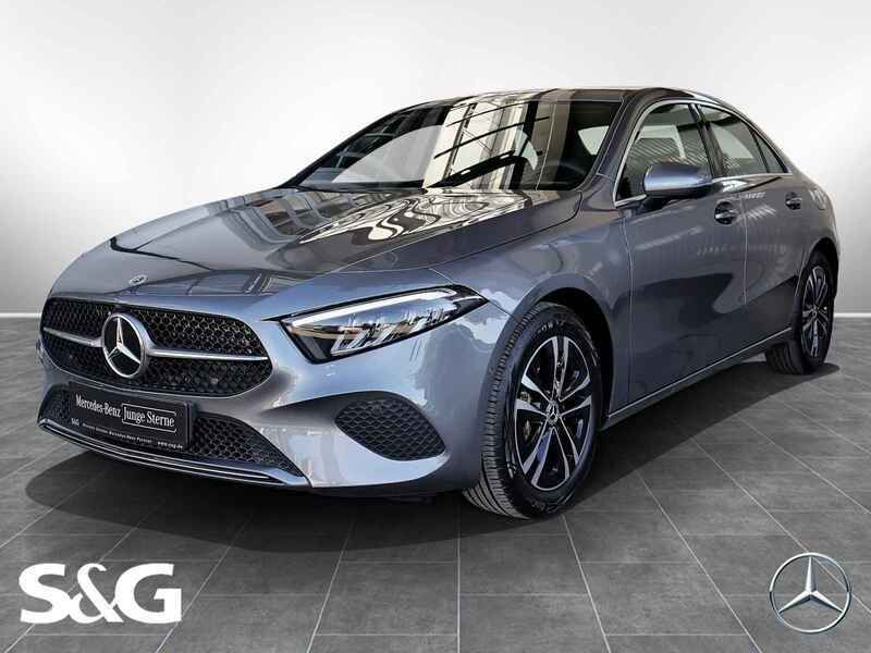 Grau Gebraucht 2024 Mercedes A180 Progressive Limousine | 28.950 € (Guter Preis) - Bild 1/4