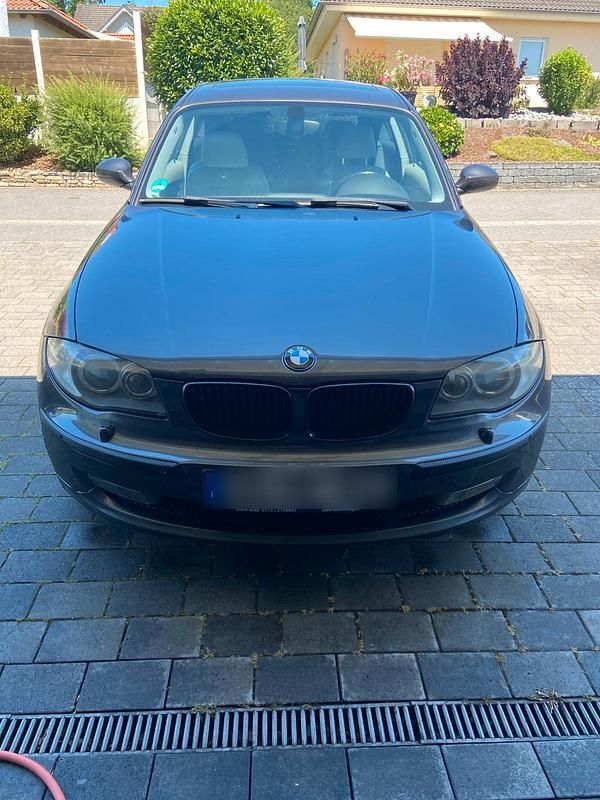 Grau Gebraucht 2008 BMW 118 Coupé Coupé | 2.500 € - Bild 1/4