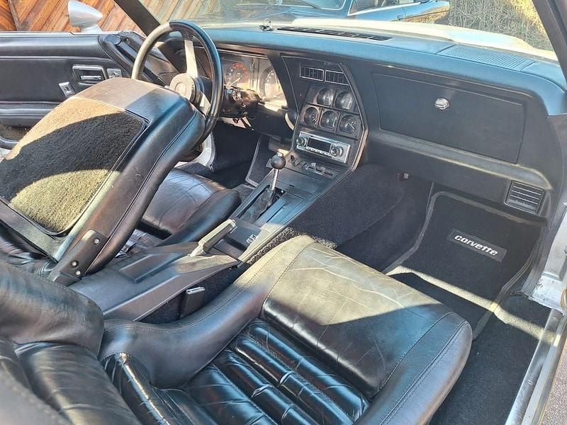 Second-hand Corvette C3 196 CP (144 kW) 1979 Argintiu Coupe