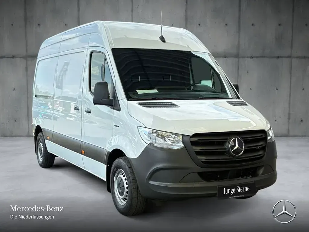 Gebraucht Mercedes E-Sprinter 85 kW (116 PS) 2022 Weiß Van