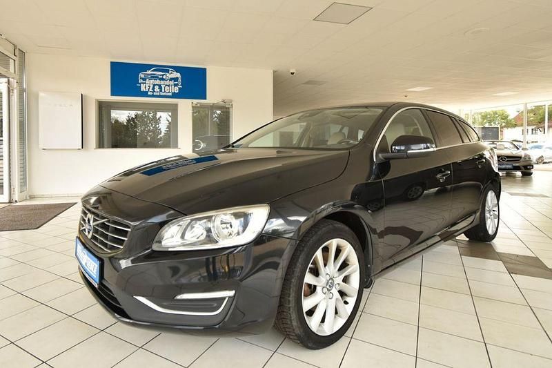 Schwarz Gebraucht 2015 Volvo V60 Summum Kombi | 10.980 € (Guter Preis) - Bild 1/4