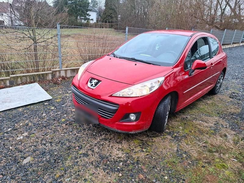 Gebraucht Peugeot 207 75 PS (55 kW) 2010 Rot Kleinwagen