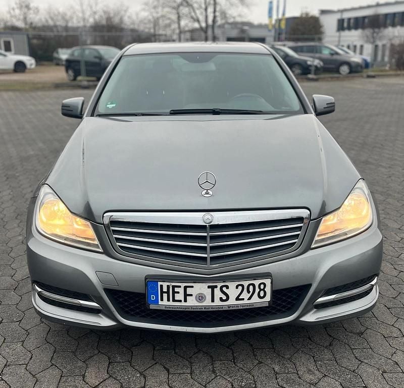 Gebraucht Mercedes C220 170 PS (125 kW) 2011 Grau Limousine