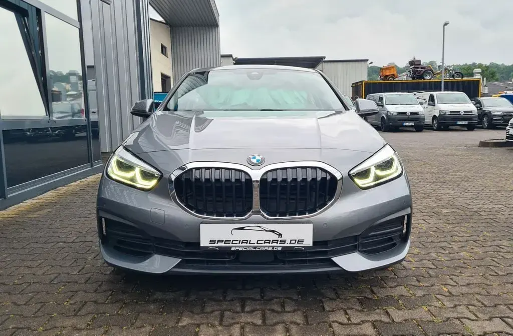 Gebraucht BMW 118 Advantage 136 PS (100 kW) 2023 Grau Kleinwagen