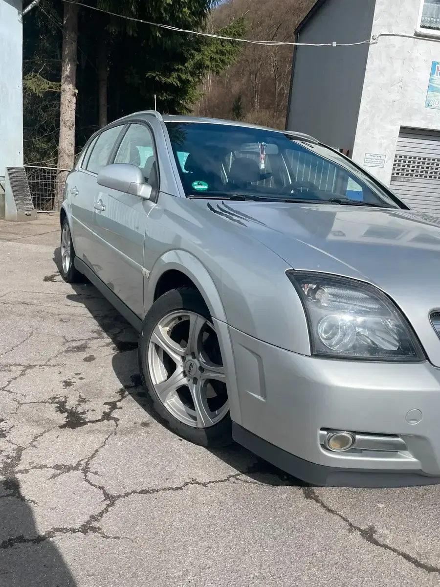 Second-hand Opel Signum 155 CP (114 kW) 2004 Argintiu Hatchback
