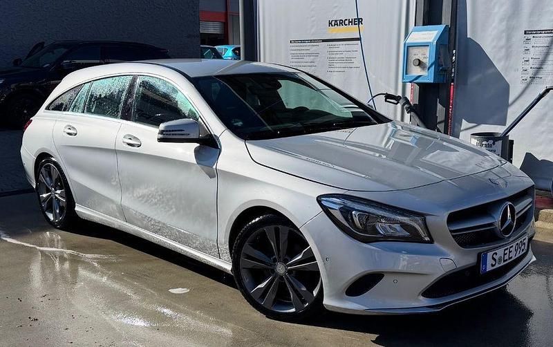 Silber Gebraucht 2016 Mercedes CLA180 Limousine | 18.500 € (Fairer Preis) - Bild 1/4