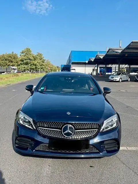 Gebraucht Mercedes C300 258 PS (189 kW) 2018 Blau Coupé