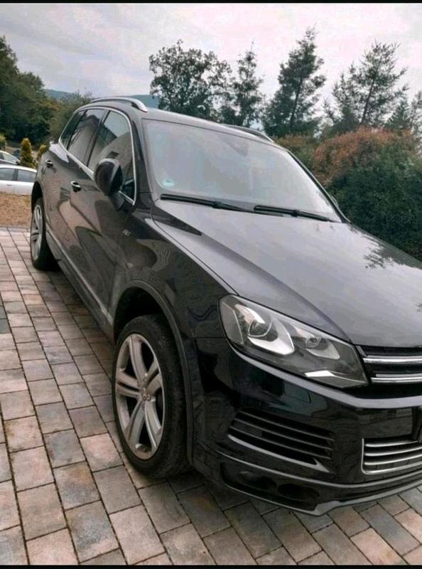 Schwarz Gebraucht 2012 VW Touareg R-line SUV | 15.500 € (Etwas zu teuer) - Bild 1/4