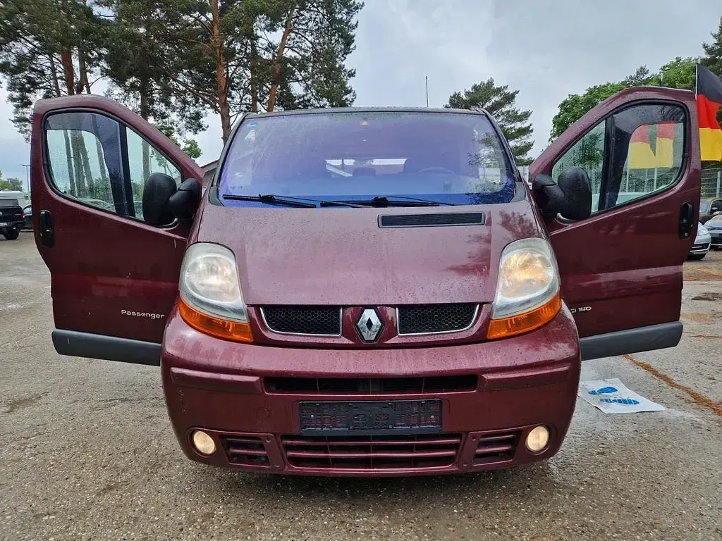 Gebraucht Renault Trafic Privilege 135 PS (99 kW) 2004 Rot Van / Kleinbus