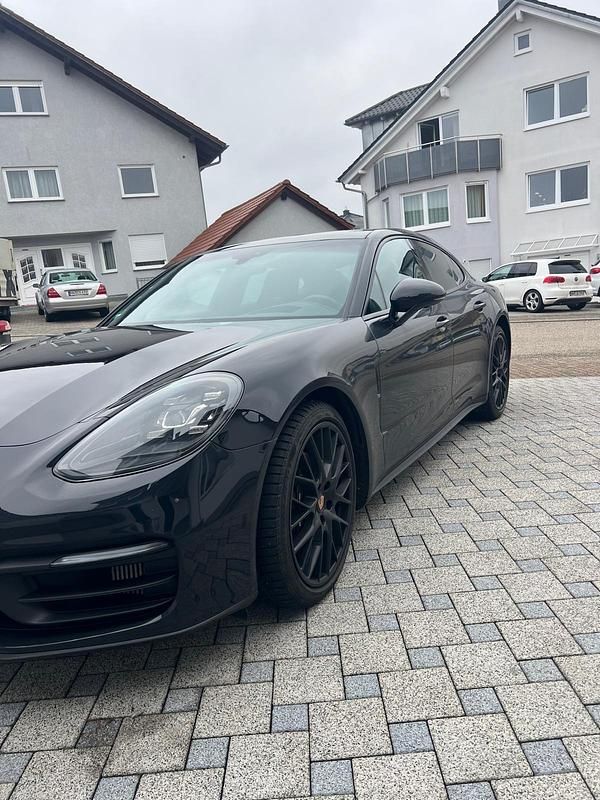 Gebraucht Porsche Panamera 330 PS (242 kW) 2022 Schwarz Limousine