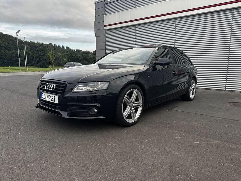 Schwarz Gebraucht 2010 Audi A4 S-Line Limousine | 11.200 € - Bild 1/4